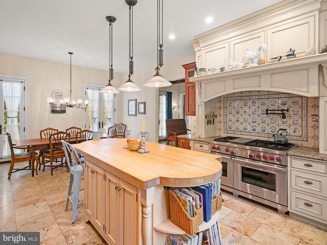 948 DROVERS LN, Chester Springs, PA 19425