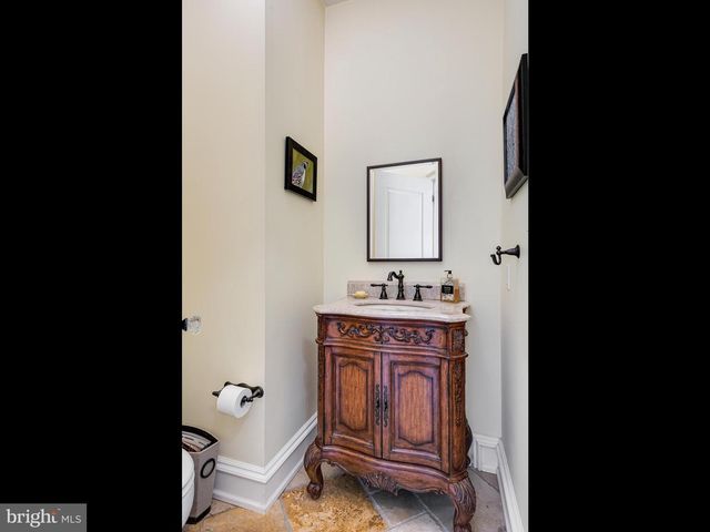 948 DROVERS LN, Chester Springs, PA 19425