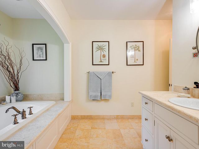 948 DROVERS LN, Chester Springs, PA 19425