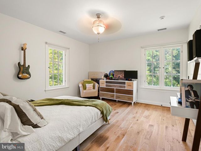 948 DROVERS LN, Chester Springs, PA 19425