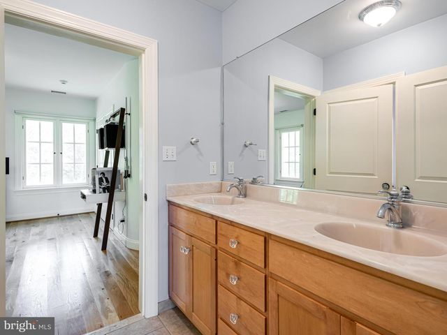948 DROVERS LN, Chester Springs, PA 19425