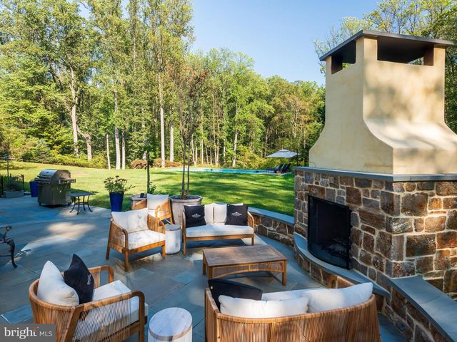 948 DROVERS LN, Chester Springs, PA 19425