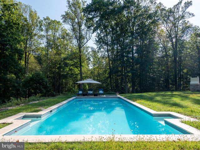 948 DROVERS LN, Chester Springs, PA 19425