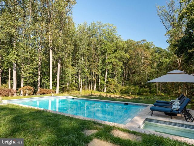 948 DROVERS LN, Chester Springs, PA 19425