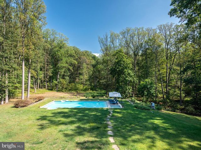948 DROVERS LN, Chester Springs, PA 19425