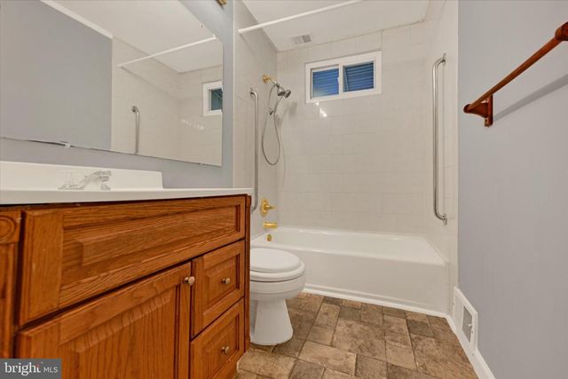 3458 LOGANVIEW DR, Baltimore, MD 21222