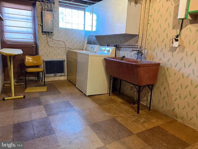 1321 FAUNCE ST, Philadelphia, PA 19111