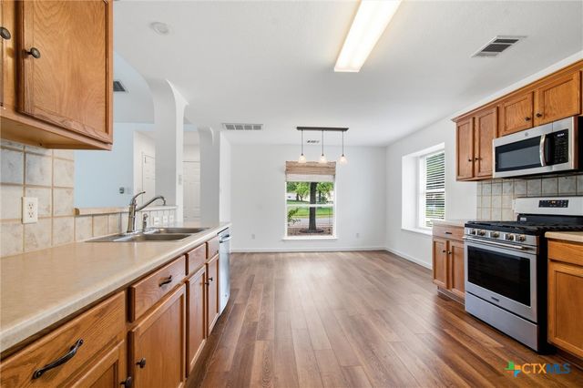 244 Sampson, Kyle, TX 78640