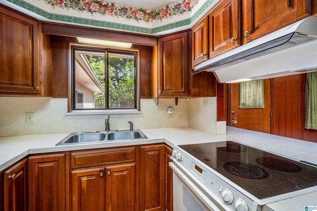 822 S MONTEZ DRIVE, Bessemer, AL 35022