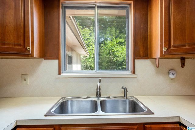 822 S MONTEZ DRIVE, Bessemer, AL 35022