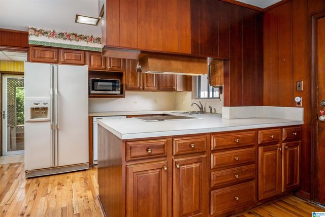822 S MONTEZ DRIVE, Bessemer, AL 35022