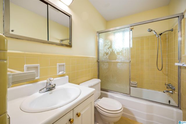 822 S MONTEZ DRIVE, Bessemer, AL 35022