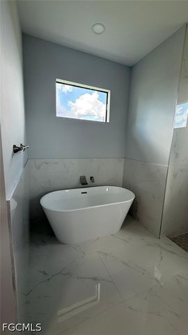 1622 NW 18th TER, Cape Coral, FL 33993