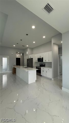 1622 NW 18th TER, Cape Coral, FL 33993