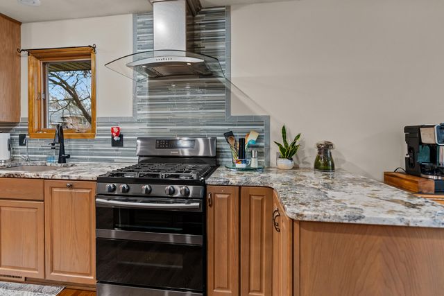 4715 S Elizabeth Avenue, Springfield, MO 65810