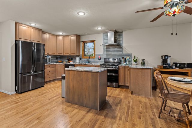 4715 S Elizabeth Avenue, Springfield, MO 65810