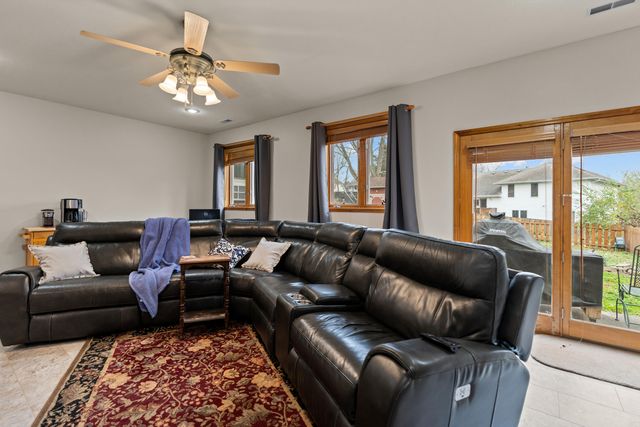 4715 S Elizabeth Avenue, Springfield, MO 65810