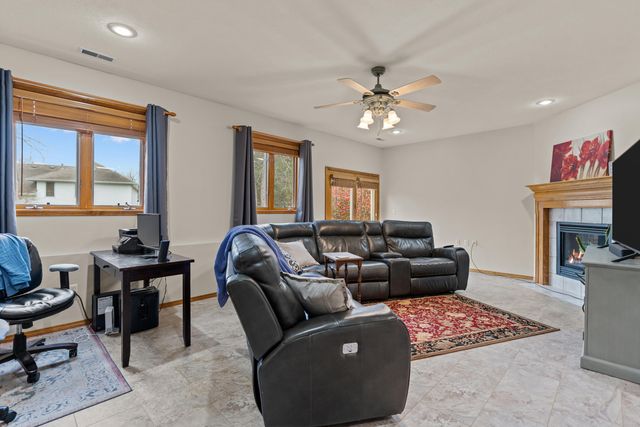 4715 S Elizabeth Avenue, Springfield, MO 65810