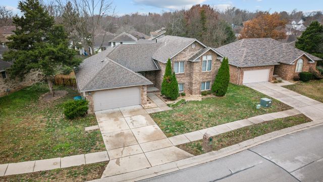 4715 S Elizabeth Avenue, Springfield, MO 65810