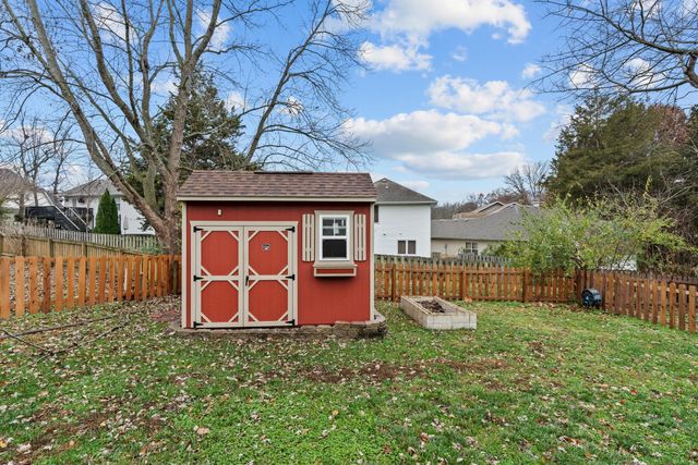 4715 S Elizabeth Avenue, Springfield, MO 65810