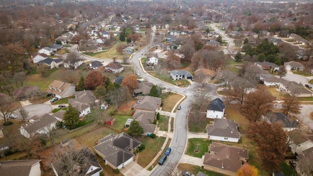 4715 S Elizabeth Avenue, Springfield, MO 65810