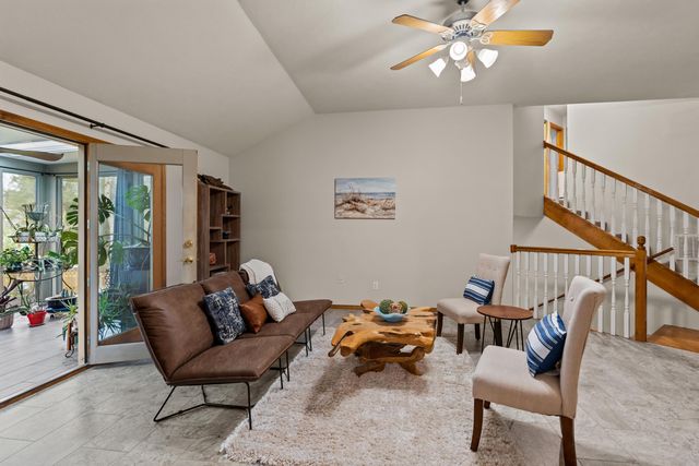 4715 S Elizabeth Avenue, Springfield, MO 65810