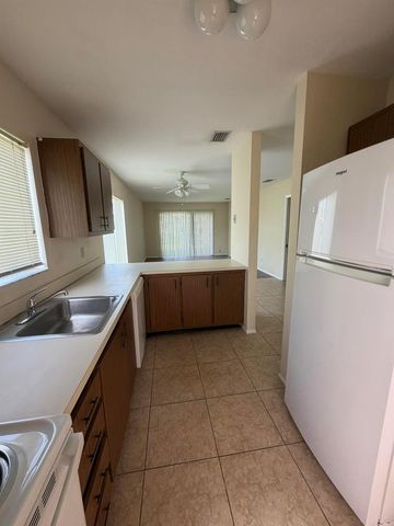 1720 SE Linpark Court, Port St. Lucie, FL 34952