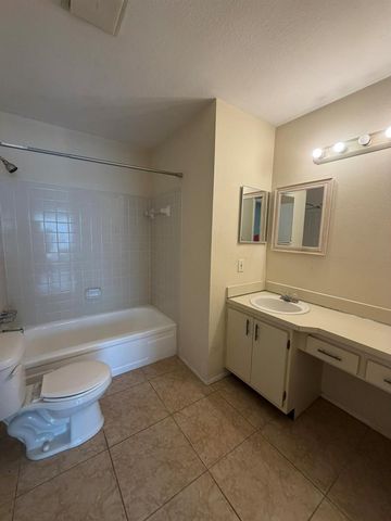 1720 SE Linpark Court, Port St. Lucie, FL 34952