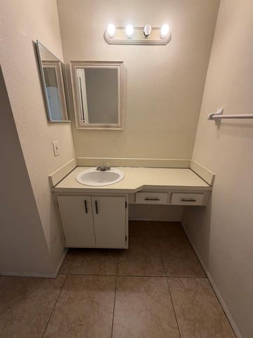 1720 SE Linpark Court, Port St. Lucie, FL 34952