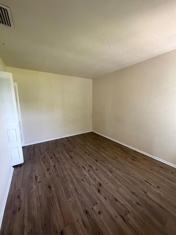 1720 SE Linpark Court, Port St. Lucie, FL 34952
