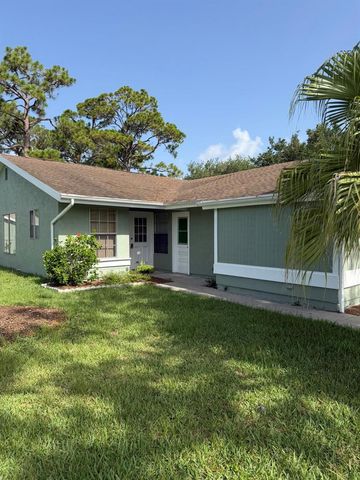 1720 SE Linpark Court, Port St. Lucie, FL 34952