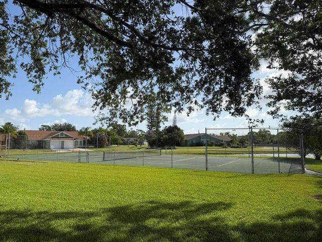 1720 SE Linpark Court, Port St. Lucie, FL 34952