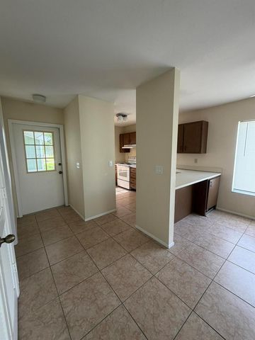 1720 SE Linpark Court, Port St. Lucie, FL 34952