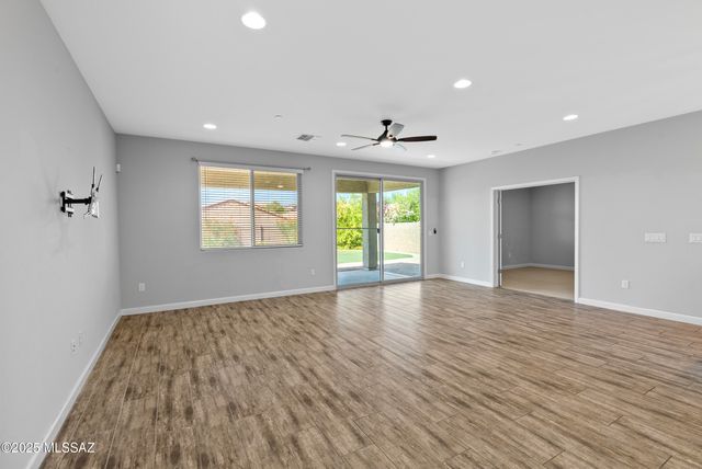 14241 E Hub Drive, Vail, AZ 85641