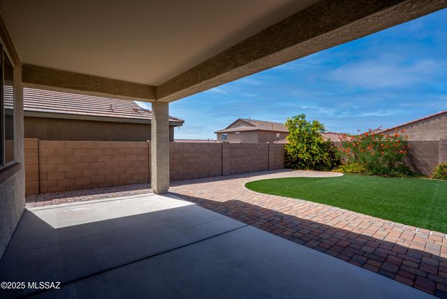 14241 E Hub Drive, Vail, AZ 85641
