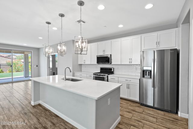 14241 E Hub Drive, Vail, AZ 85641