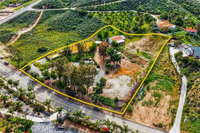 20705 Onaknoll, Riverside, CA 92570