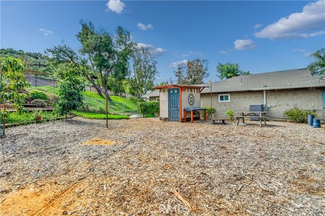 20705 Onaknoll, Riverside, CA 92570