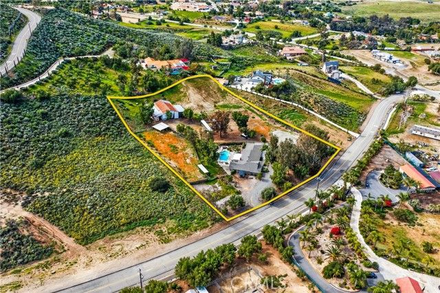 20705 Onaknoll, Riverside, CA 92570