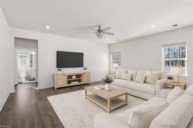 104 Murray WAY, Yorktown, VA 23693