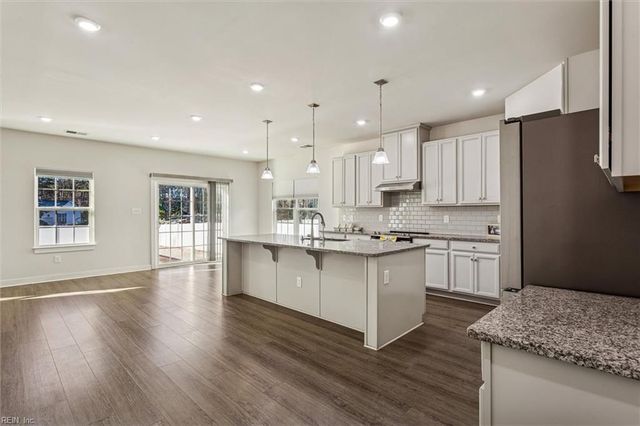 104 Murray WAY, Yorktown, VA 23693