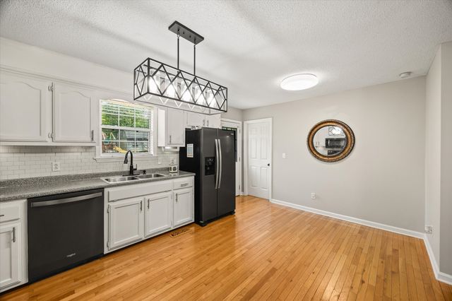 3571 Southmeade Dr, Cookeville, TN 38506