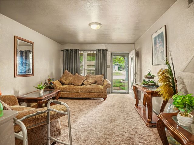 7207 Greenspan Avenue, Dallas, TX 75232