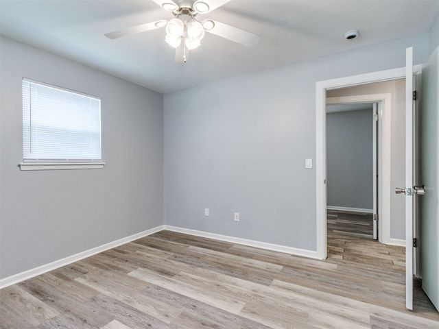 1325 N Southminster Street, Moore, OK 73160
