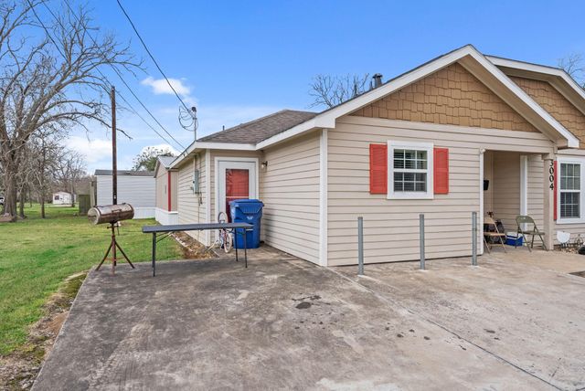 3004 Avenue D, Bay City, TX 77414