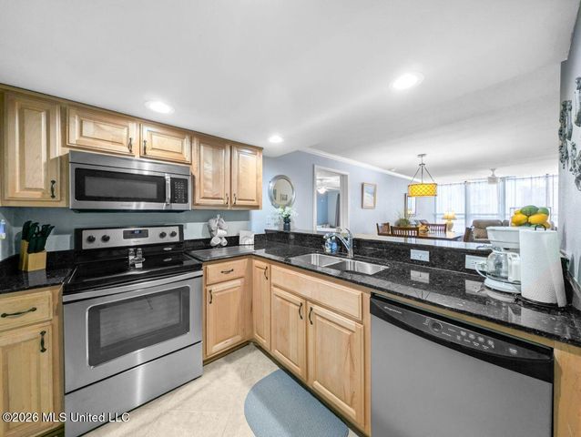 2046 Beach Boulevard, 121, Biloxi, MS 39531