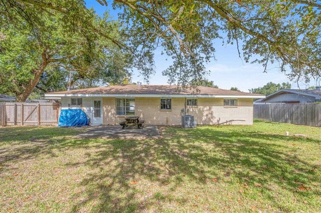 802 Sundale Drive, Lake Charles, LA 70607