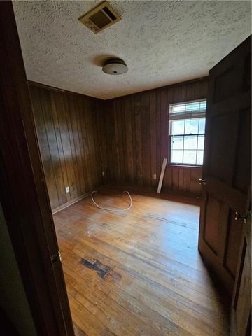 2615 Glendale NE Drive, Conyers, GA 30013