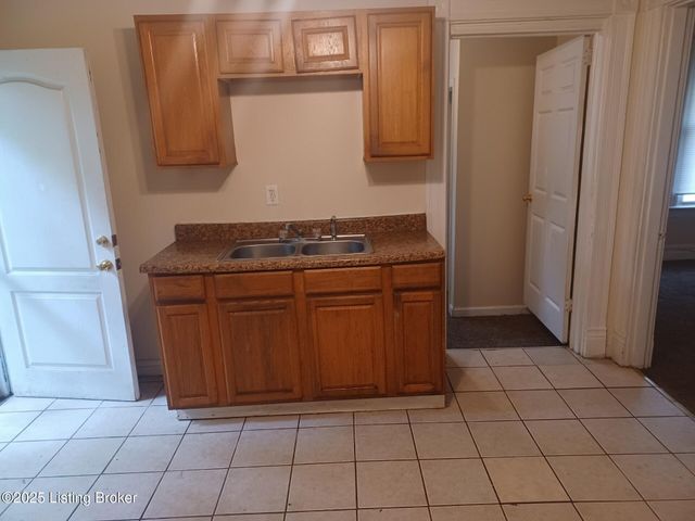 1421 Hazel St, Louisville, KY 40211