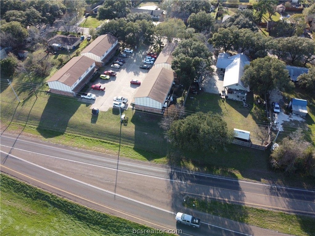 300 Ivy Street, Navasota, TX 77868 — photo 2